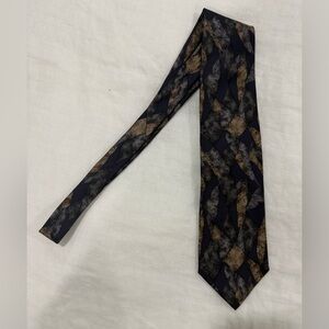 Stylish Abstract Patterned Tie